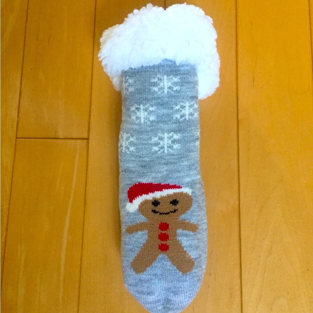 🎄7/$25🎄deal Christmas Slipper Sock with Non slip grip 
NWT